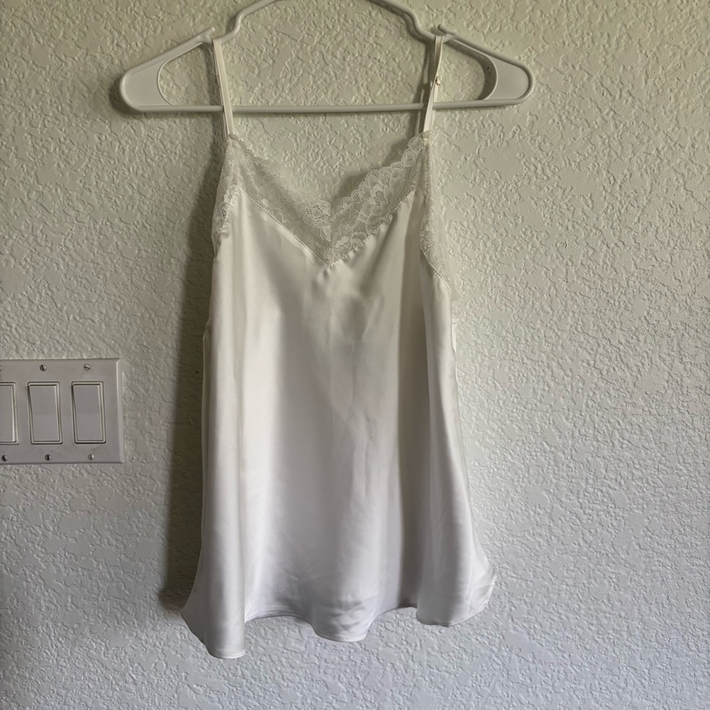 Lulu's White Flowing Robe Intimates & Sleepwear - Picture 6 of 16